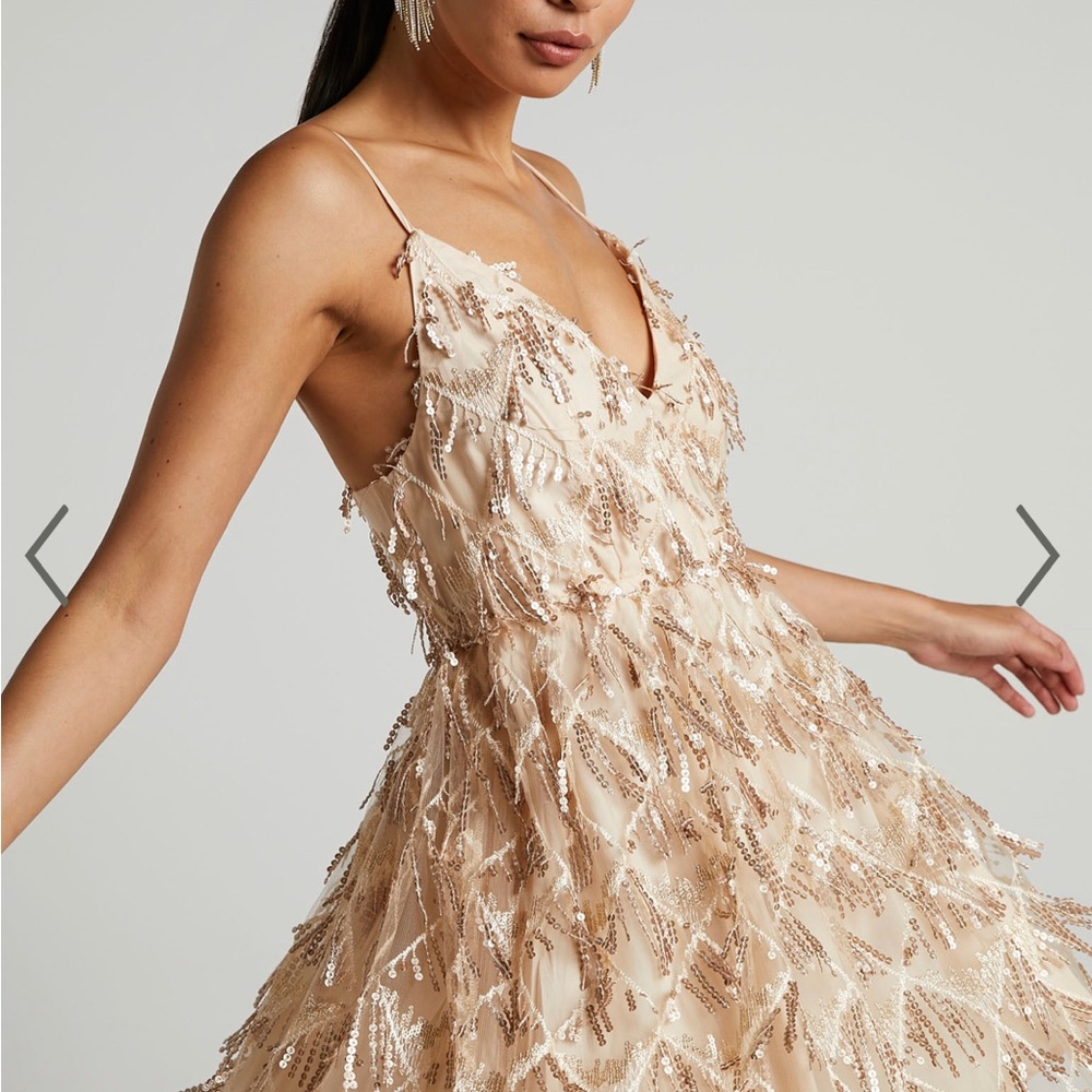KHRIZZA MINI DRESS - SEQUIN GATHERED DRESS IN GOLD - Size 8